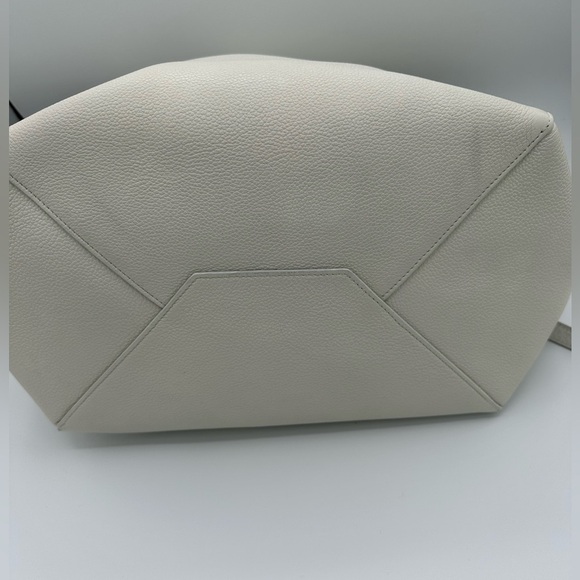 Celine Tote in White - Authentic Céline Phantom Cabas Tote Very Good Condition - Picture 8 of 8